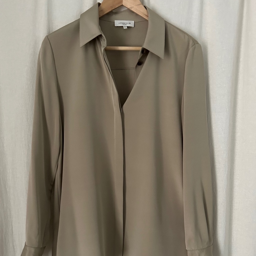Lafayette 148 Button up top